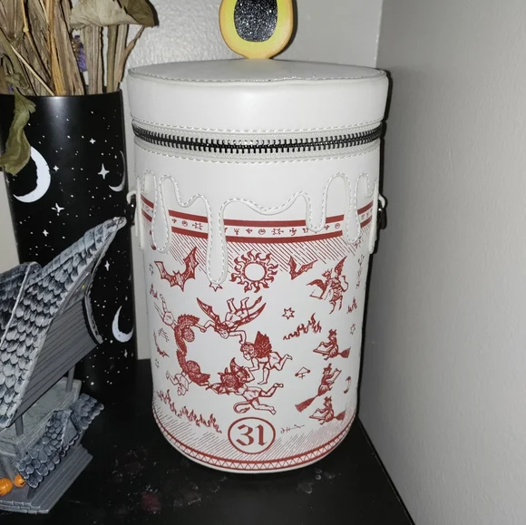 Loungefly Hocus Pocus mini backpack - Picture 3 of 3